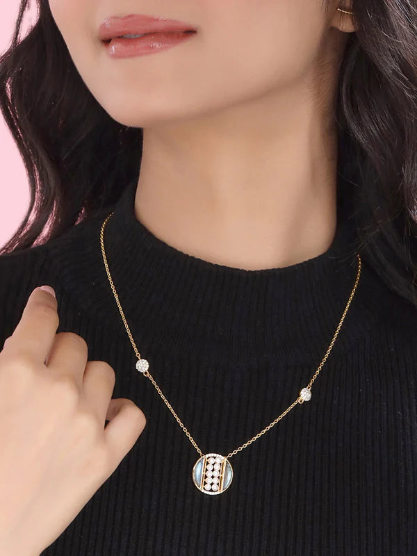 Labradorite Pearl Gold-plated Charming 'O' Alphabet Pendant For Women