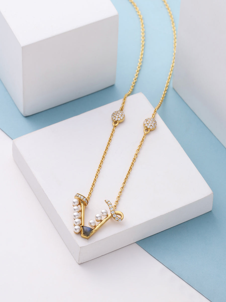 Labradorite Pearl Gold-plated Charming 'V' Alphabet 925 Sterling Silver Pendant For Women