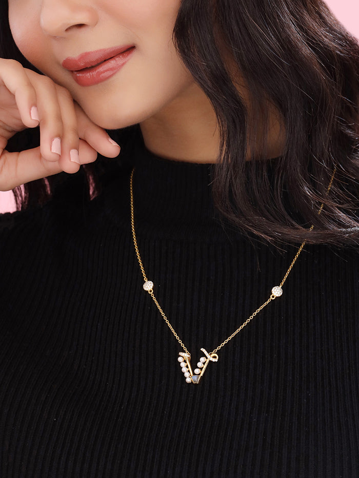 Labradorite Pearl Gold-plated Charming 'V' Alphabet 925 Sterling Silver Pendant For Women