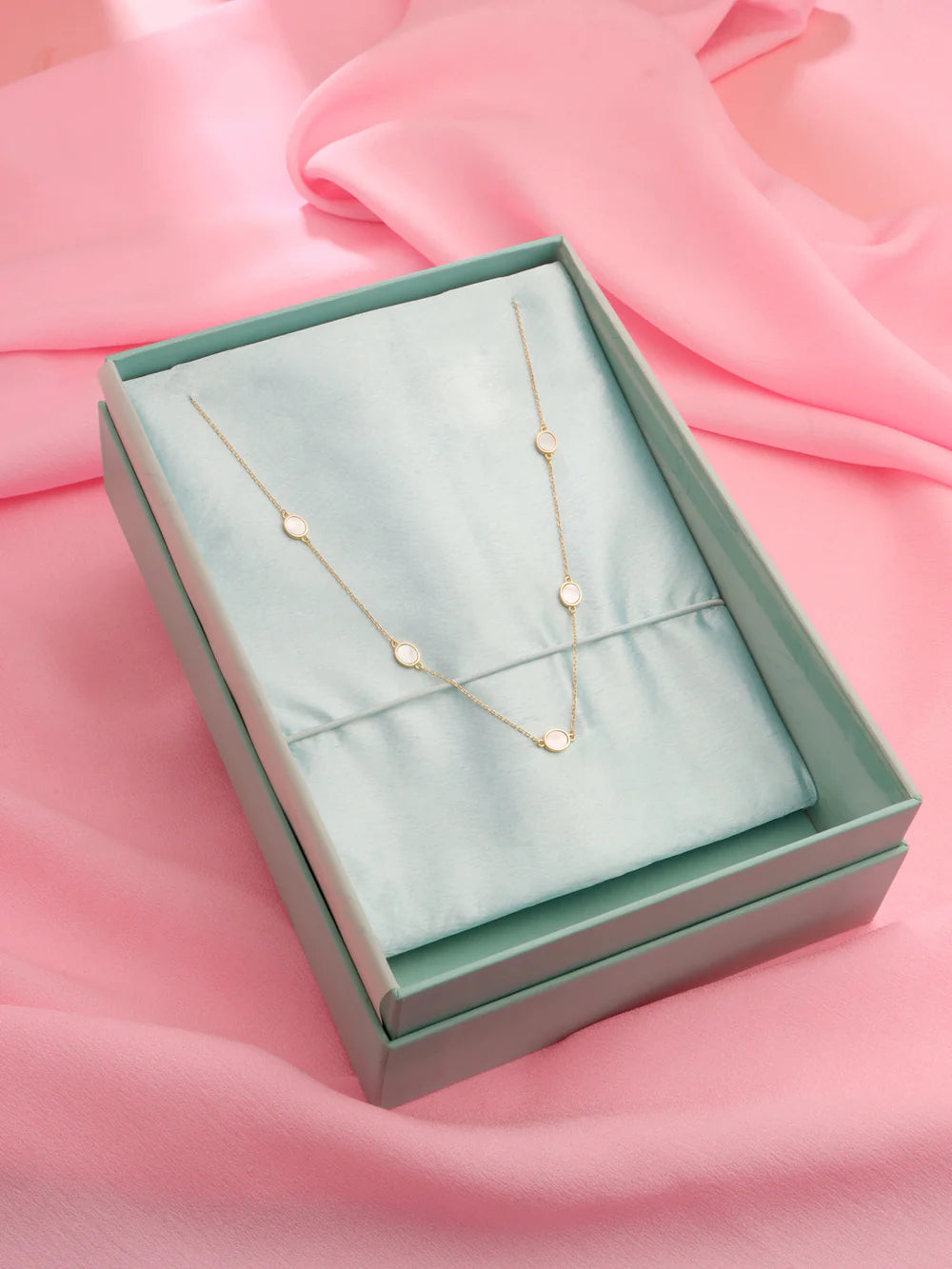 Oval Mother of Pearl Necklace