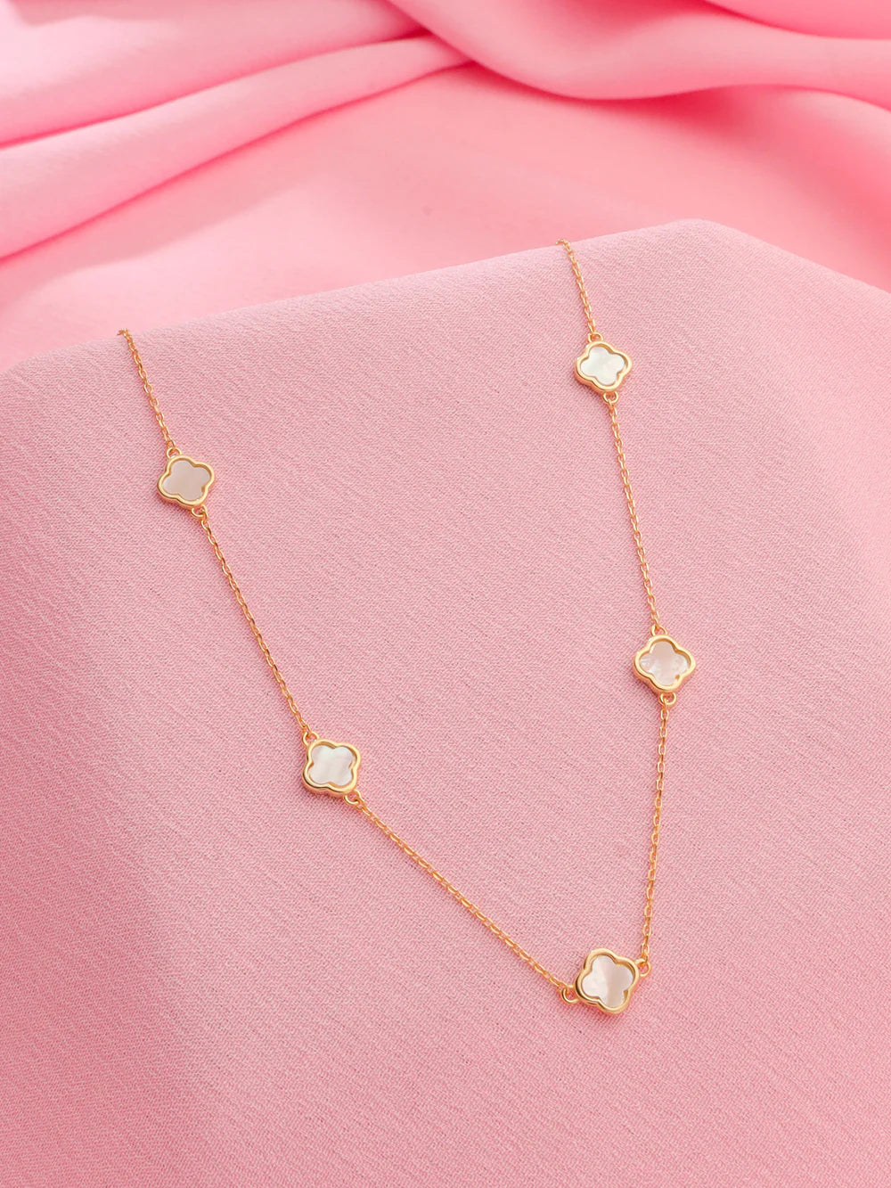 CLOVER MOTHER OF PEARL NECKLACE