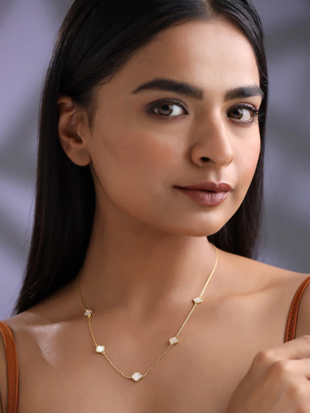 CLOVER MOTHER OF PEARL NECKLACE