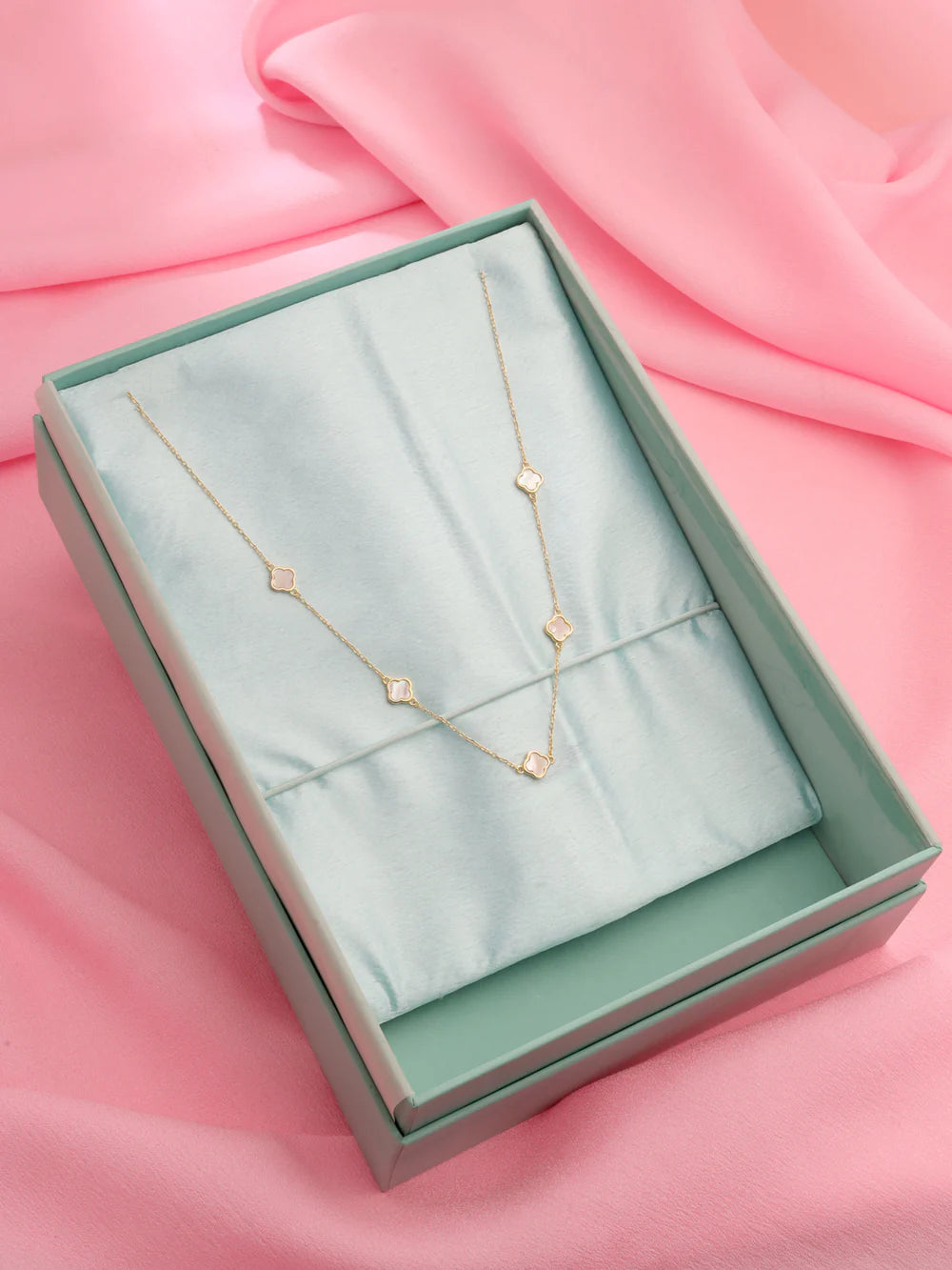 CLOVER MOTHER OF PEARL NECKLACE