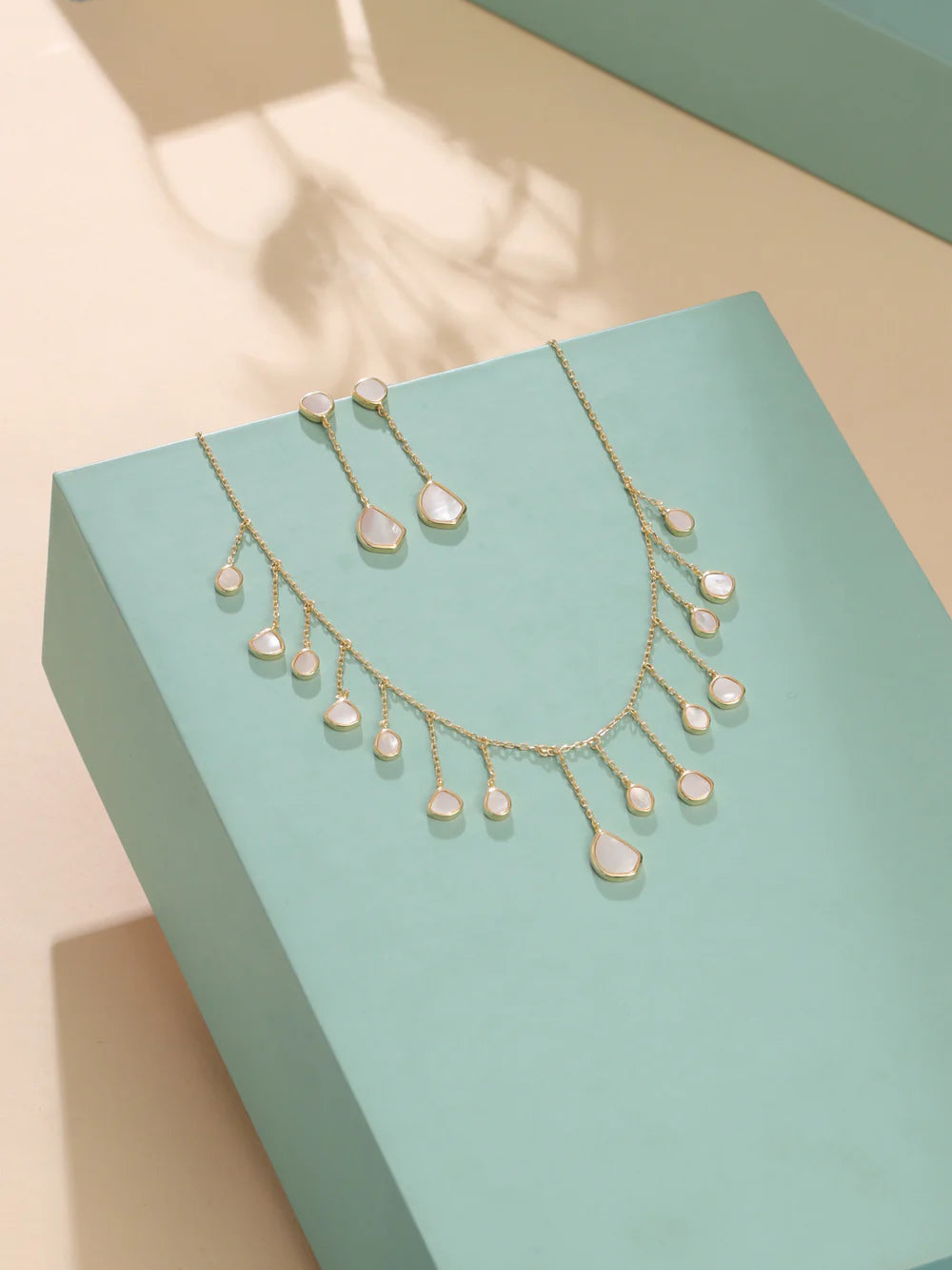 Mother of Pearl Drop Necklace Set