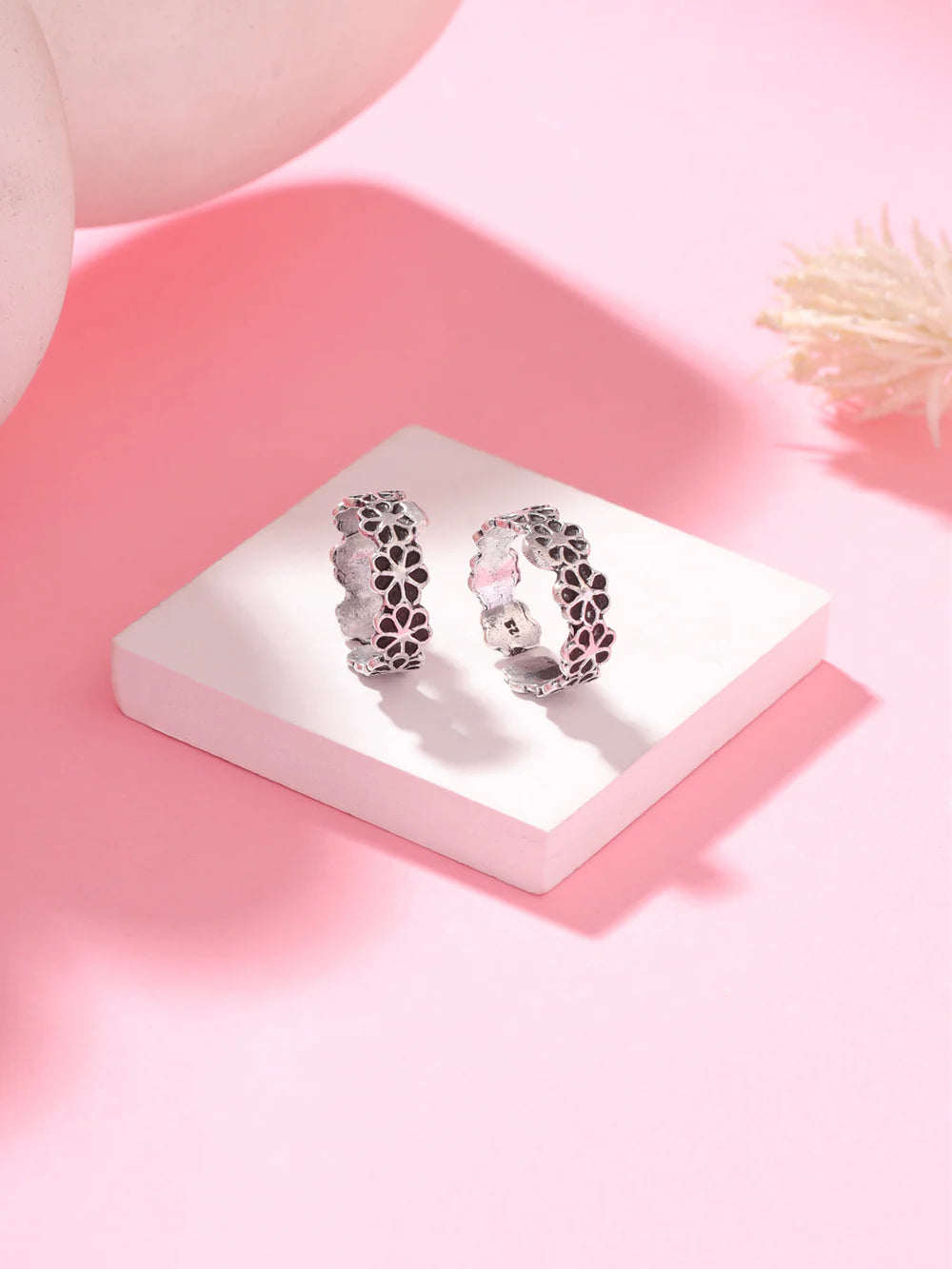 Oxidised Flower Toe Ring