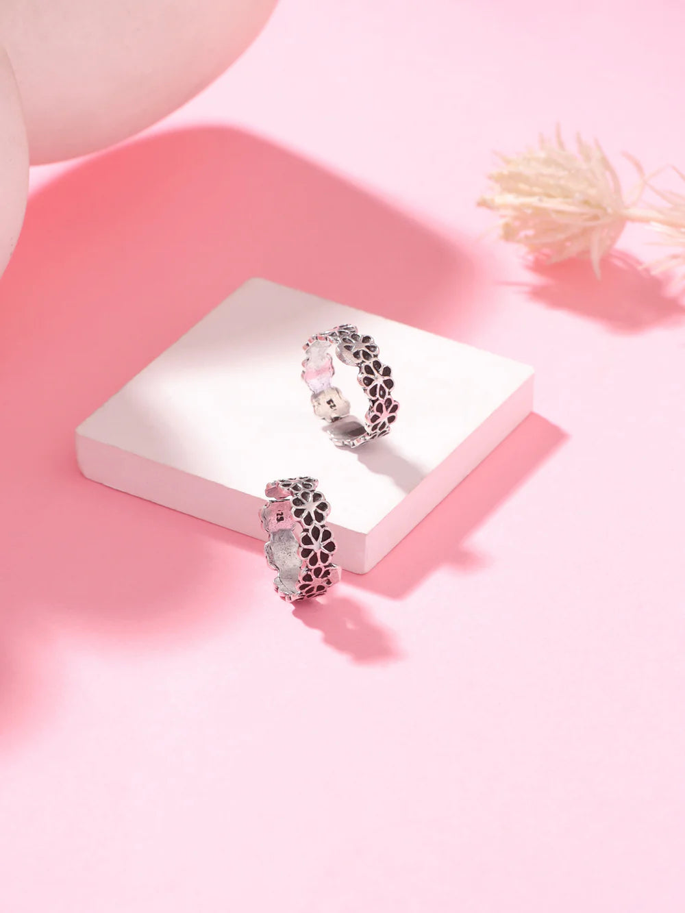 Oxidised Flower Toe Ring