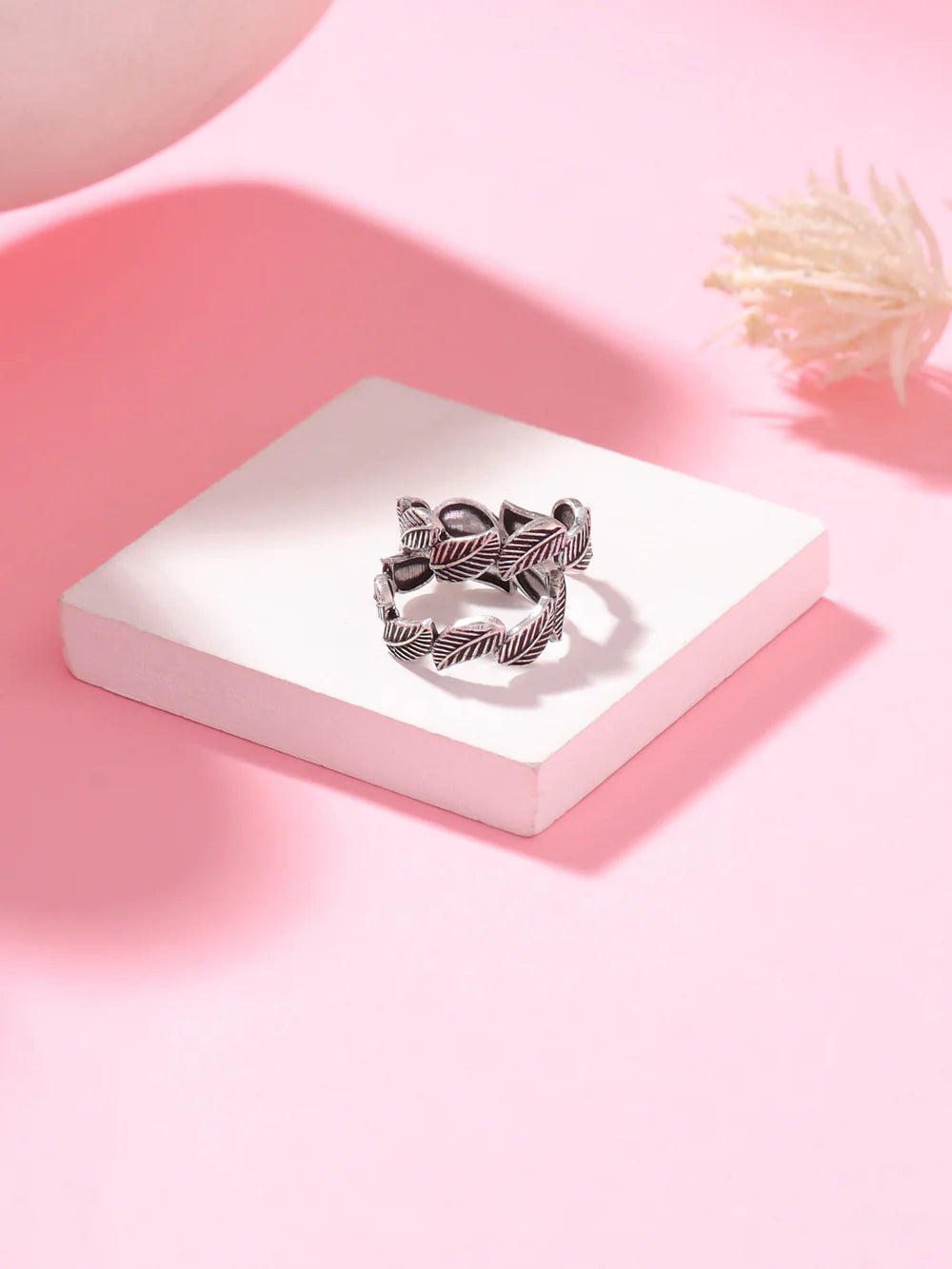 Interwoven Leaves Toe Ring