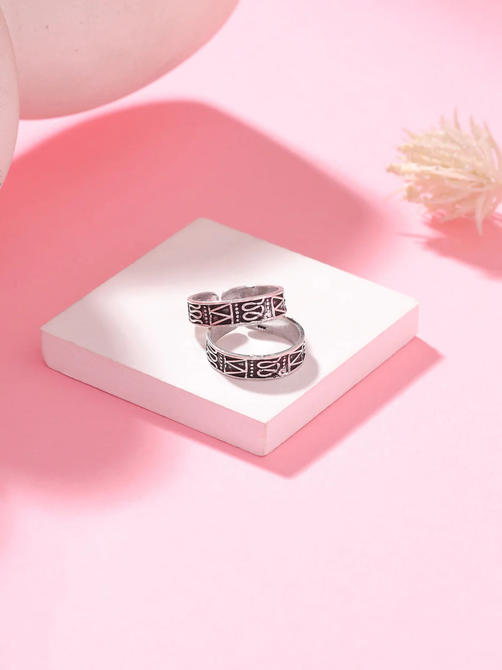 Abstract Oxidized Toe Ring