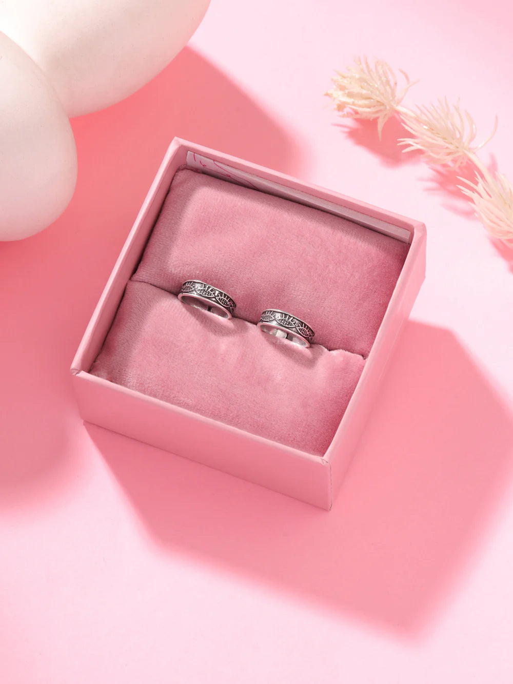 Abstract Eye Toe Ring